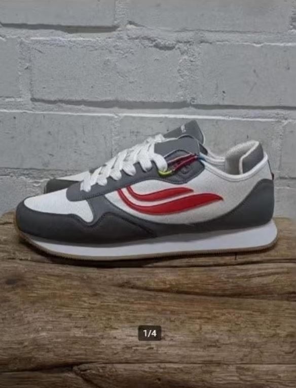 Genesis - Mooie herensneakers maat 44 - Nieuw €140, Kleding | Heren, Nieuw, Ophalen of Verzenden, Sneakers of Gympen, X