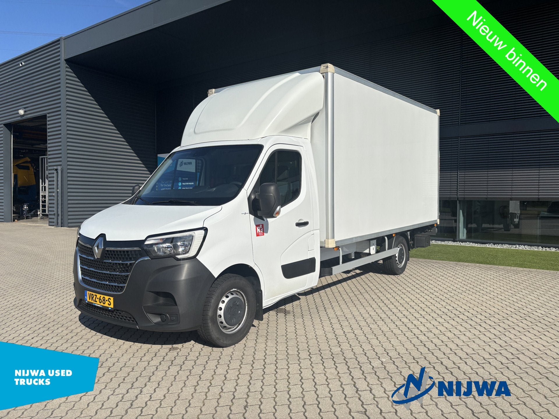 Renault Master T35 165 Citybox + Laadklep (bj 2022), Auto's, Voorwielaandrijving, 2548 kg, Stof, Gebruikt