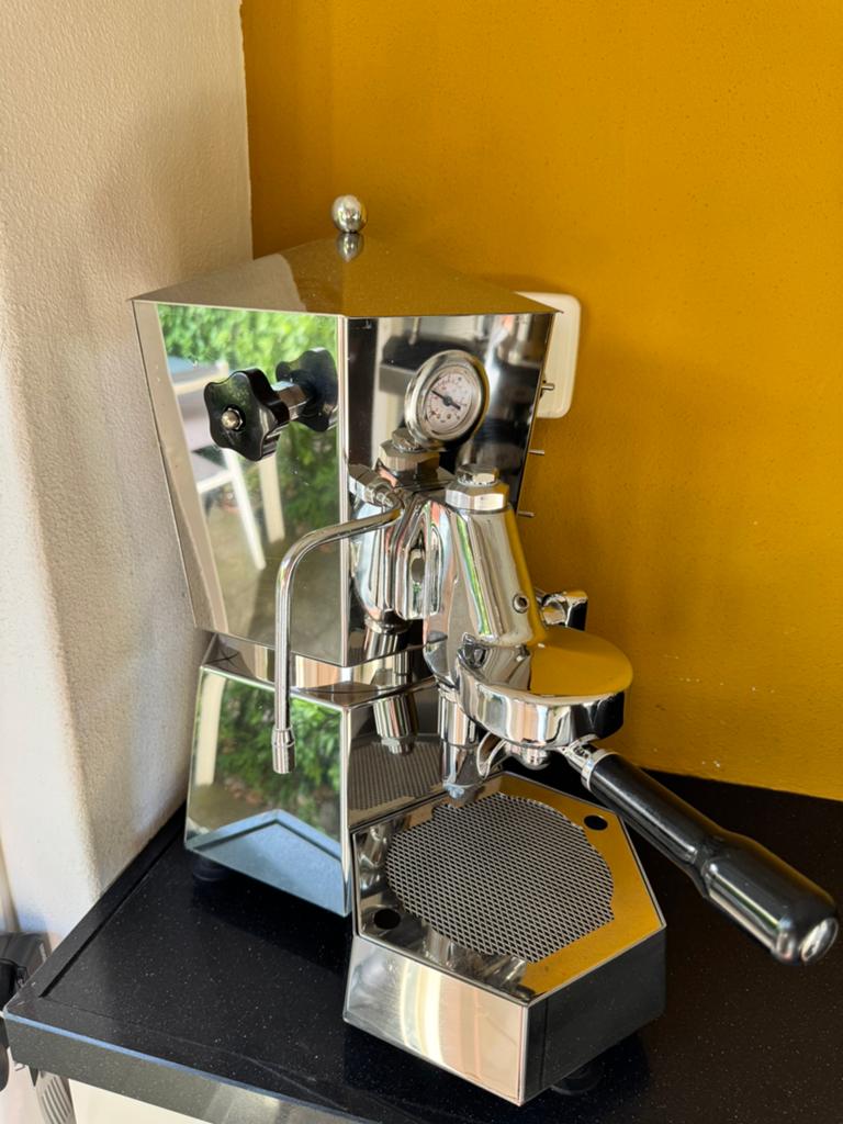 Gereviseerd Isomac Hexagon espresso apparaat met PID, Ophalen, Zo goed als nieuw