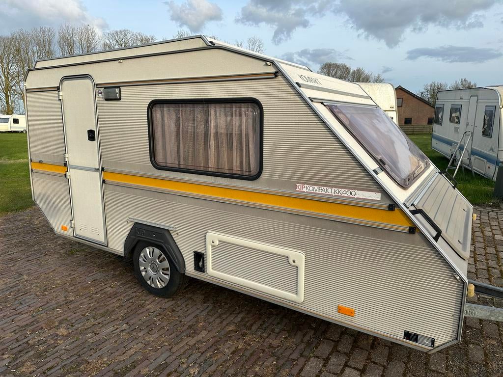 Kip Kompakt KK400 hefdakcaravan. Festivaltopper!, Caravans en Kamperen, Caravans, Kip, Treinzit, 4 tot 5 meter, 500 - 750 kg