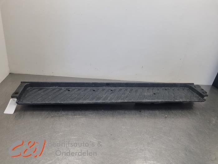 Treeplank rechts van een Volkswagen Crafter (LJ9L), Gebruikt, -, Volkswagen, -
