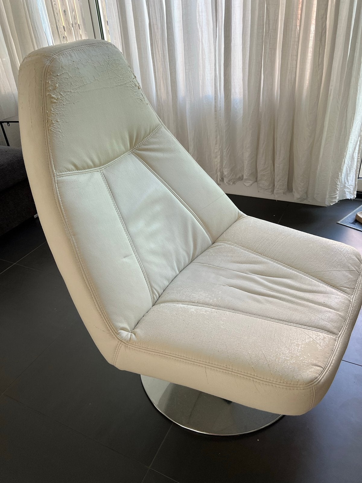 Gratis stoel, ideaal voor hergebruik of opknapbeurt, Huis en Inrichting, Stoelen, Ophalen, Gebruikt, Wit, Eén