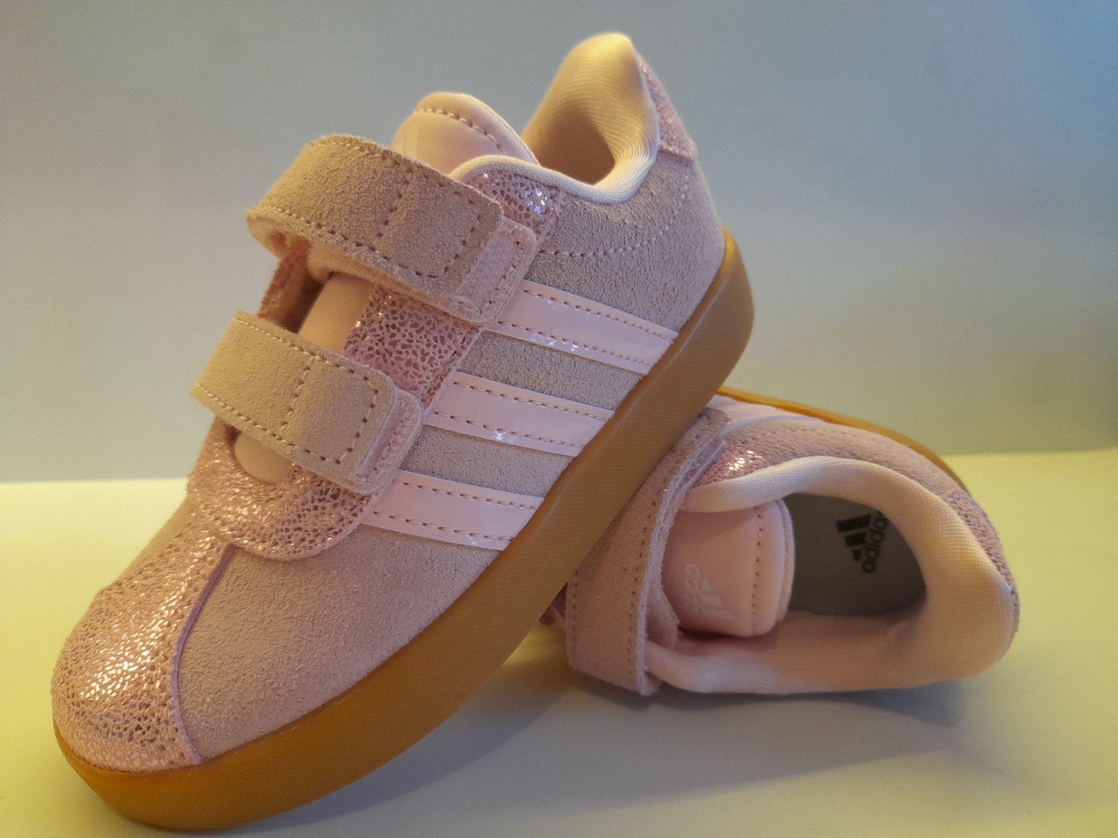 Nieuwe Adidas Roze Meisjesschoenen maat 25, met Klittenband, Kinderen en Baby's, Ophalen, Adidas, Meisje, Schoenen