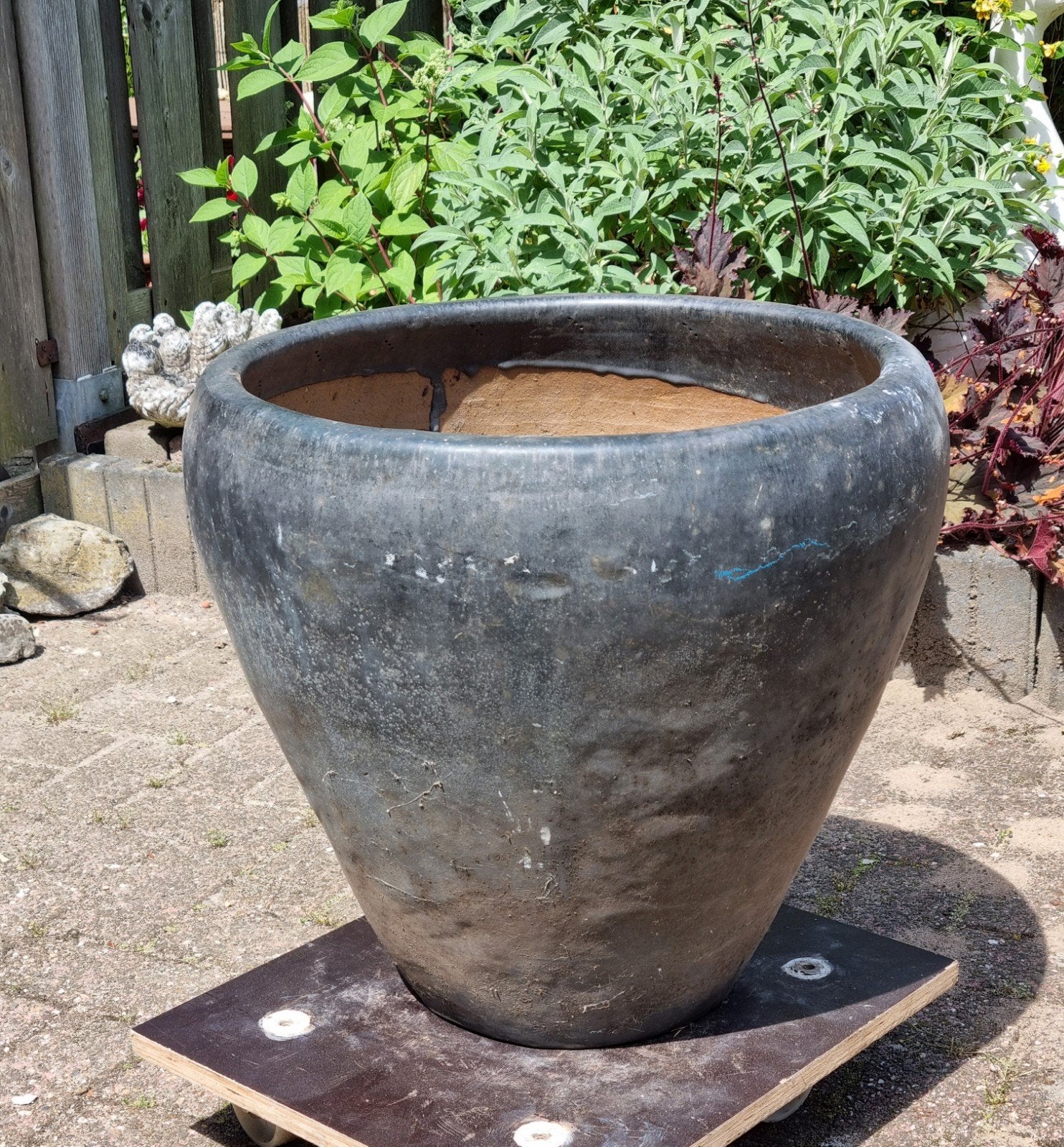 GROTE  PLANTENBAK  50 cm  oud zwart van kleur, Ophalen, Steen, Gebruikt, Minder dan 60 cm