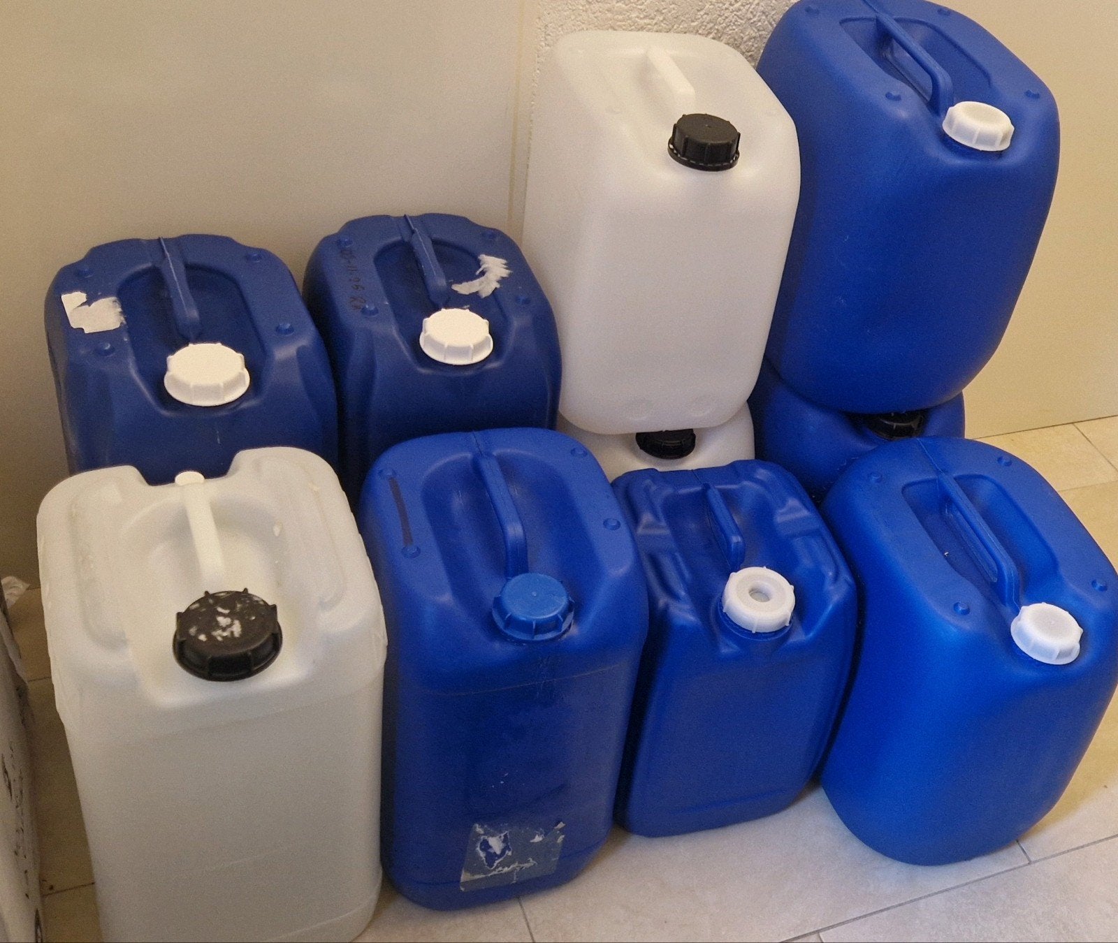 jerrycans/jerrycan/regenton 10, 20, 25,35 liter, 1x gebruikt, Minder dan 75 liter, Ophalen, Zo goed als nieuw