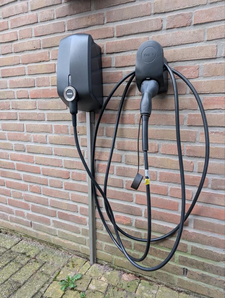 EVBox Elvi met vaste laadkabel 5m (22kW) evt incl houder, Auto diversen, Laadpalen, Ophalen of Verzenden, Zo goed als nieuw