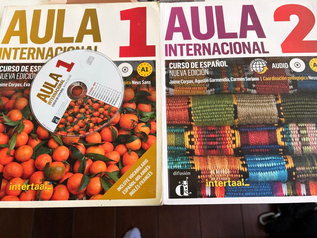 Aula Internacional 1 & 2 - Spaanse cursusboeken, Boeken, Ophalen of Verzenden, Zo goed als nieuw, Non-fictie