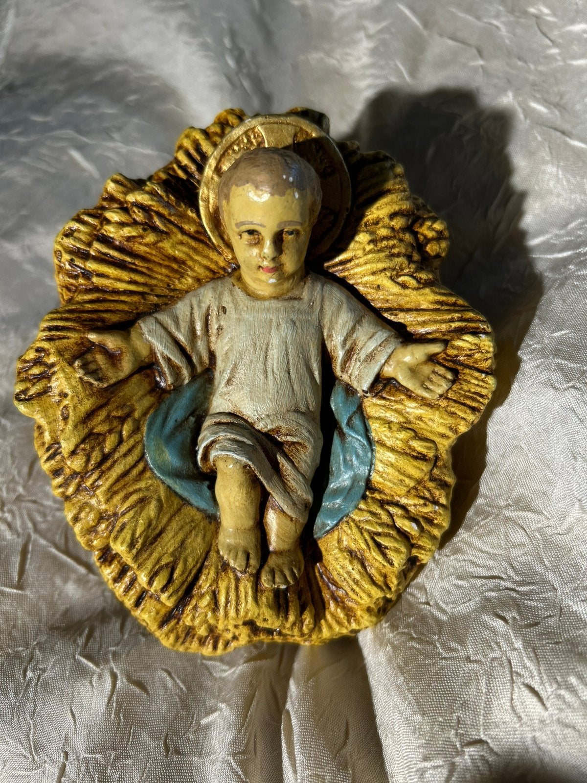 Antiek beeld, Jezus in de kribbe, 12 x 10 x 10 cm, Ophalen of Verzenden