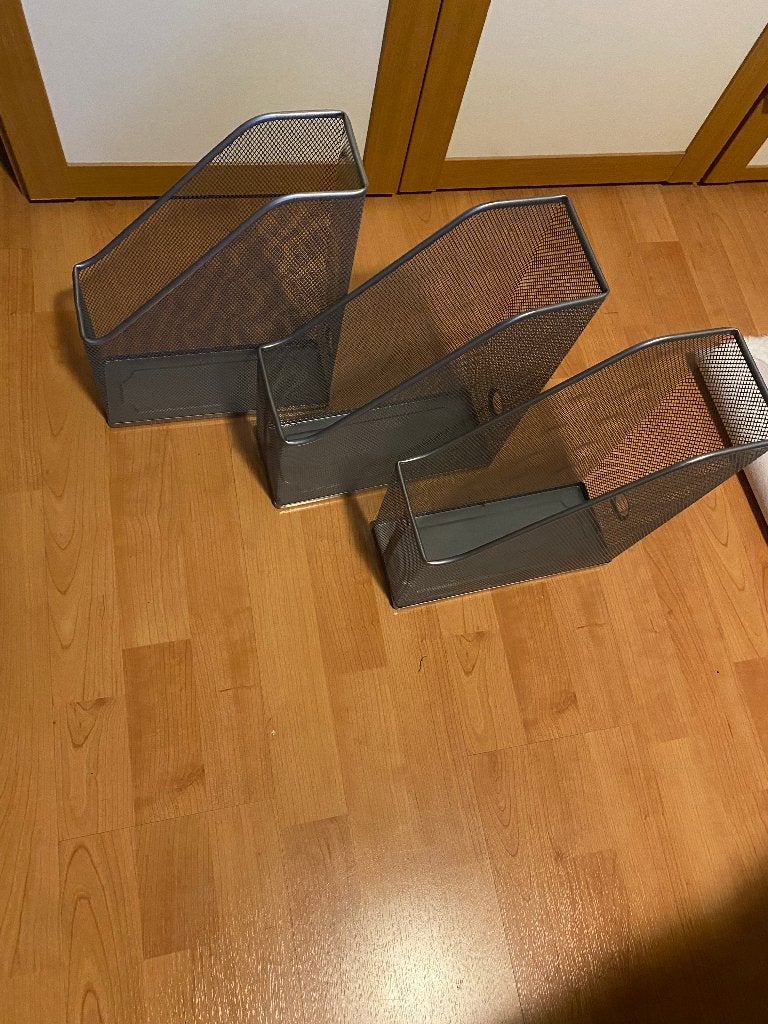 Tijdschriftenhoudres, 3 stuks, Kleur lichte grijs:, Ophalen of Verzenden, Zo goed als nieuw
