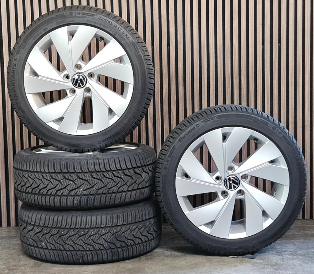 Nette 17" Orig Volkswagen Golf Caddy Velgen+GOEDE Banden, Auto-onderdelen, Banden en Velgen, Gebruikt, Banden en Velgen, 17 inch