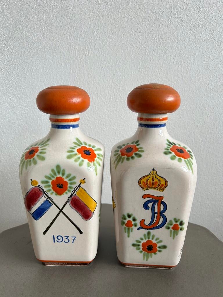 Kruikjes ter gelegenheid huwelijk…., Verzamelen, Koninklijk Huis en Royalty, Ophalen of Verzenden, Servies