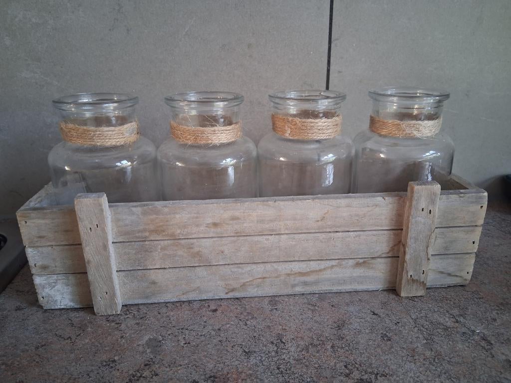 Houten kistje met 4 vaasjes, Overige materialen, Overige kleuren, Ophalen of Verzenden, Zo goed als nieuw