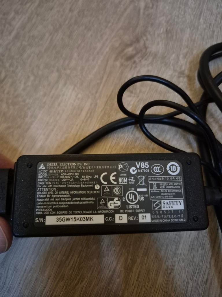 Delta Electronics AC Adapter V85 - Laptop Oplader, Ophalen of Verzenden, Gebruikt, Delta Electronics