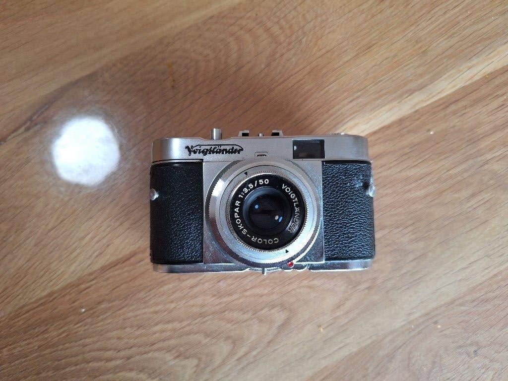 Camera Voigtlander met lederen draagtas, Ophalen, Zo goed als nieuw, Compact, Overige Merken