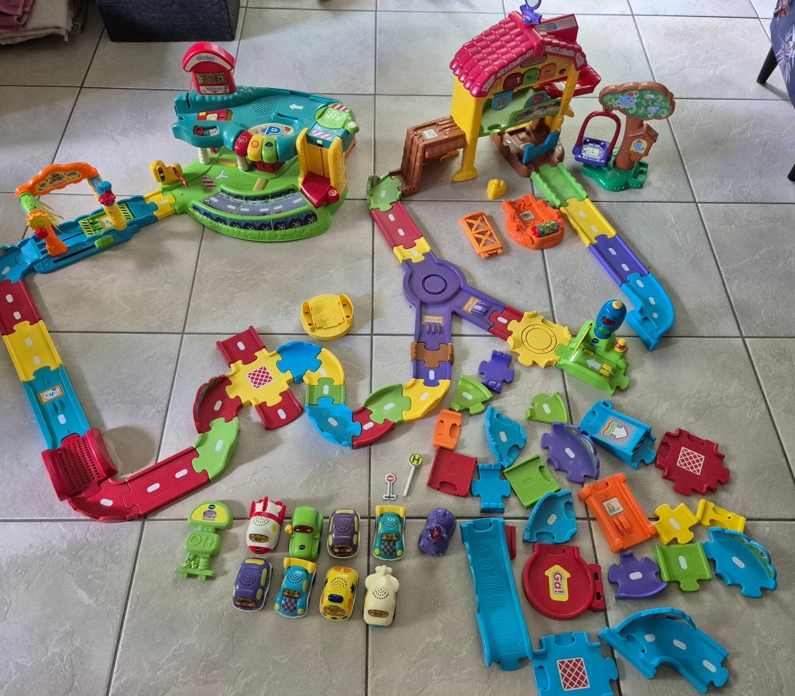 Toet toet garage en zoef zoef boerderij, Kinderen en Baby's, Speelgoed | Vtech, Ophalen of Verzenden, 2 tot 4 jaar