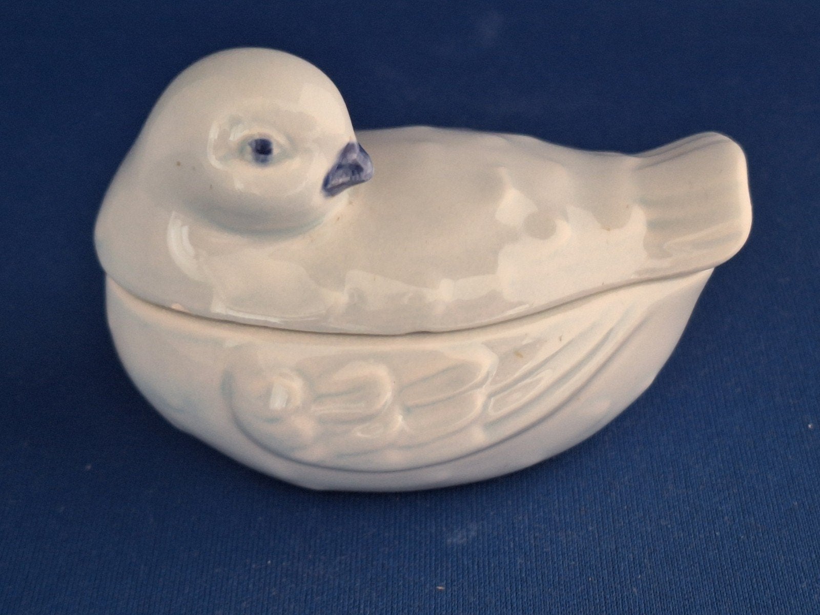 Vintage Keramiek Duif Doosje met Deksel – Wit met Blindstemp, Ophalen of Verzenden