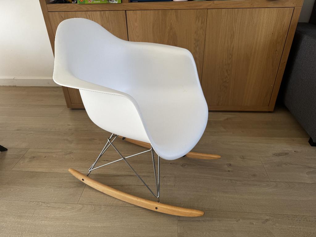 Schommelstoel - geïnspireerd op de Eames Plastic Armchair, Ophalen, Gebruikt, Hout, Wit
