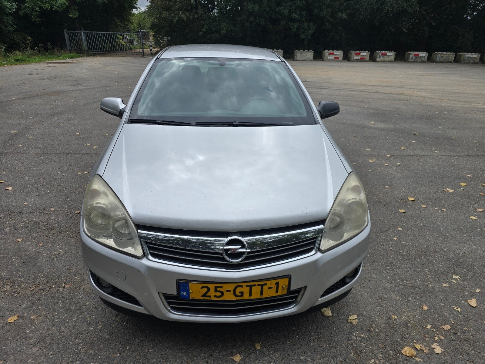 Opel Astra 1.6 16V 5D bj 2008 grijs airco nav. nw apk, Auto's, Voorwielaandrijving, 4 cilinders, 635 kg, Origineel Nederlands