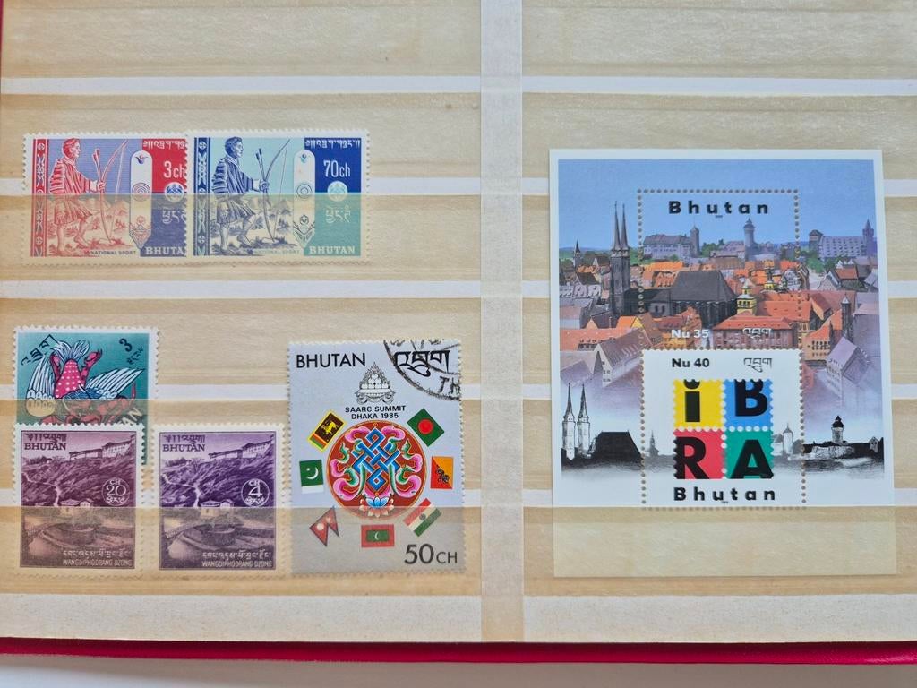 Mooie postzegels Bhutan - Diverse uitgaven, Ophalen of Verzenden, Postfris, Zuid-Azië