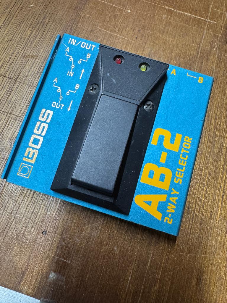 Boss 2-Way A/B-Switch, Muziek en Instrumenten, Effecten, Ophalen of Verzenden, Zo goed als nieuw, Overige typen