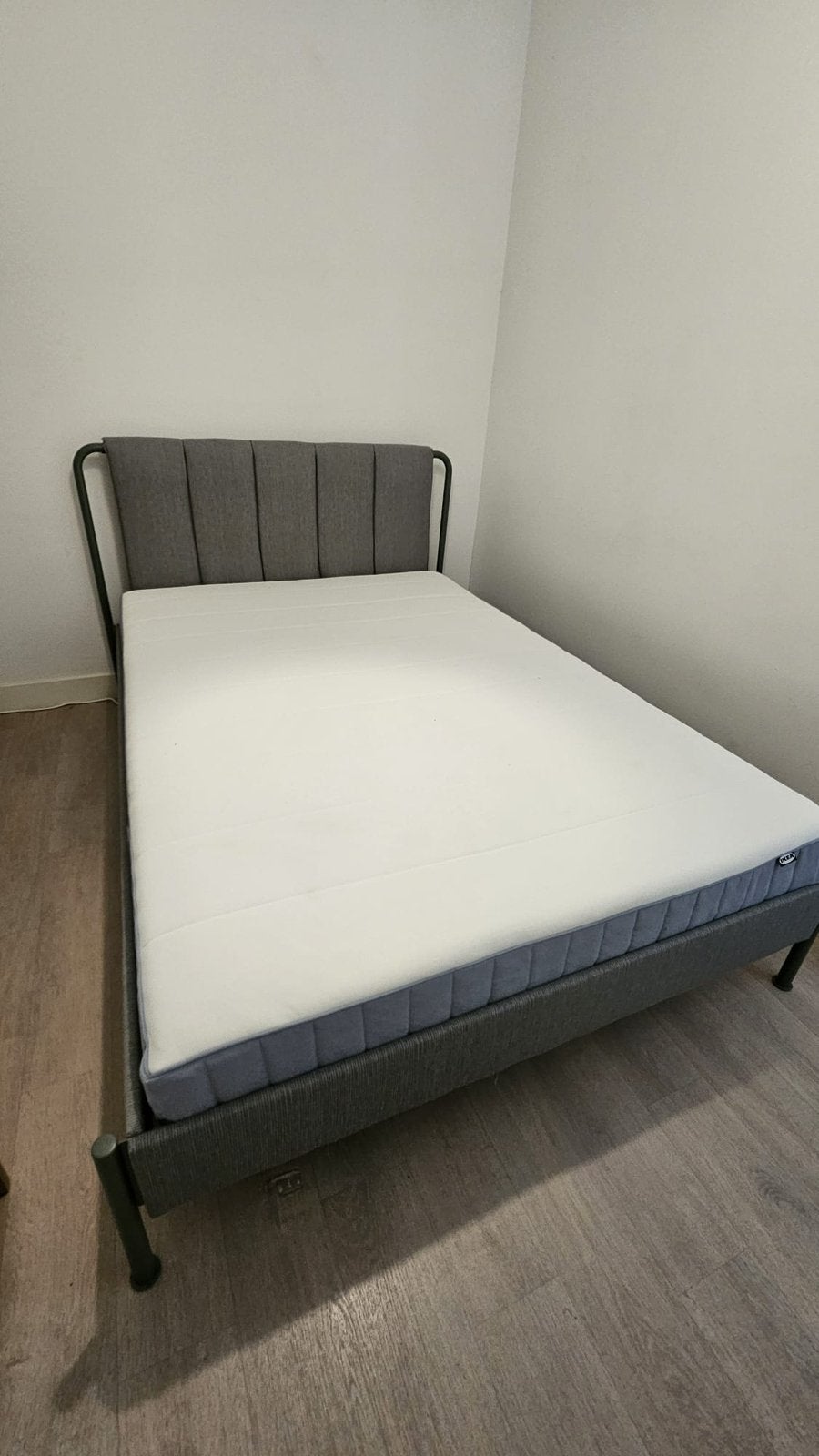 IKEA bed 140x200 incl. matras – zo goed als nieuw, Ophalen, Overige materialen, 210 cm, Tweepersoons