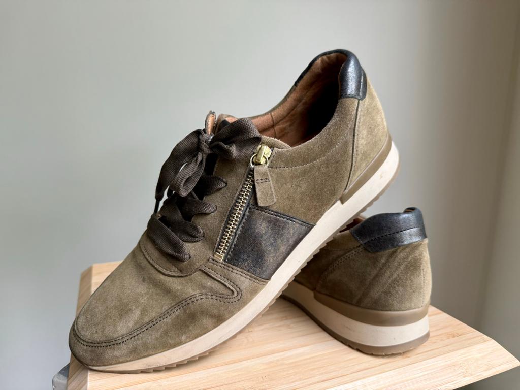 Gabor suède sneakers groen 41, Kleding | Dames, Schoenen, Ophalen of Verzenden, Sneakers of Gympen, Gedragen, Groen