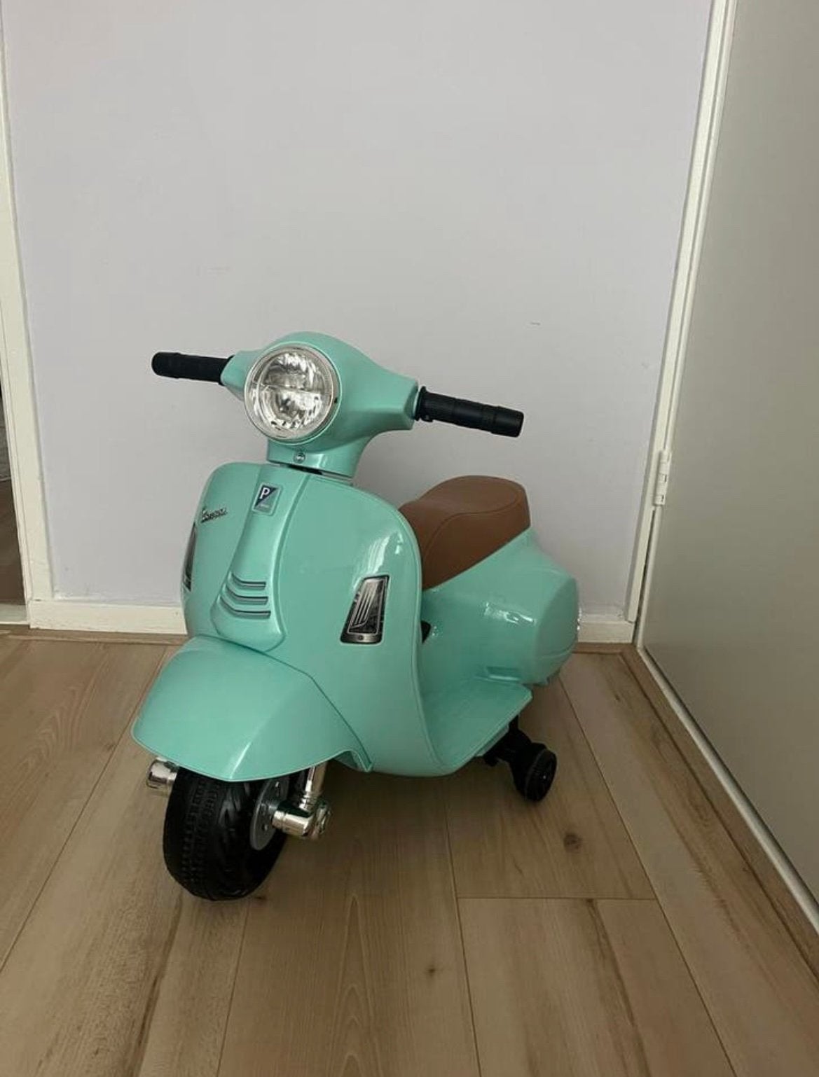 Vespa GTS-elektische scooter 6V- voor kinderen, Ophalen of Verzenden, Overige typen
