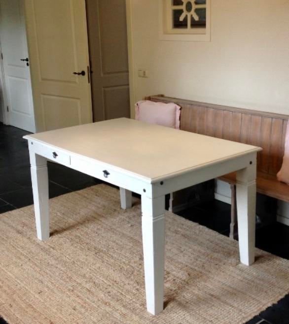 Witte massief houten eettafel met lades, landelijke stijl, Huis en Inrichting, Tafels | Eettafels, Ophalen, Gebruikt, 100 tot 150 cm
