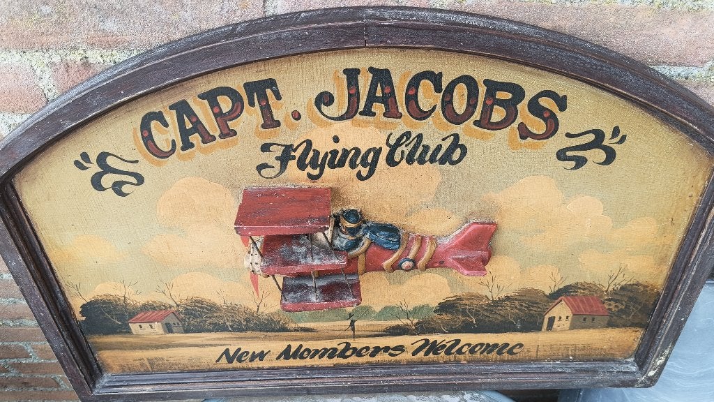 Capt. Jacobs Flying Club wandbord met vliegtuig, Ophalen of Verzenden, Gebruikt, Reclamebord