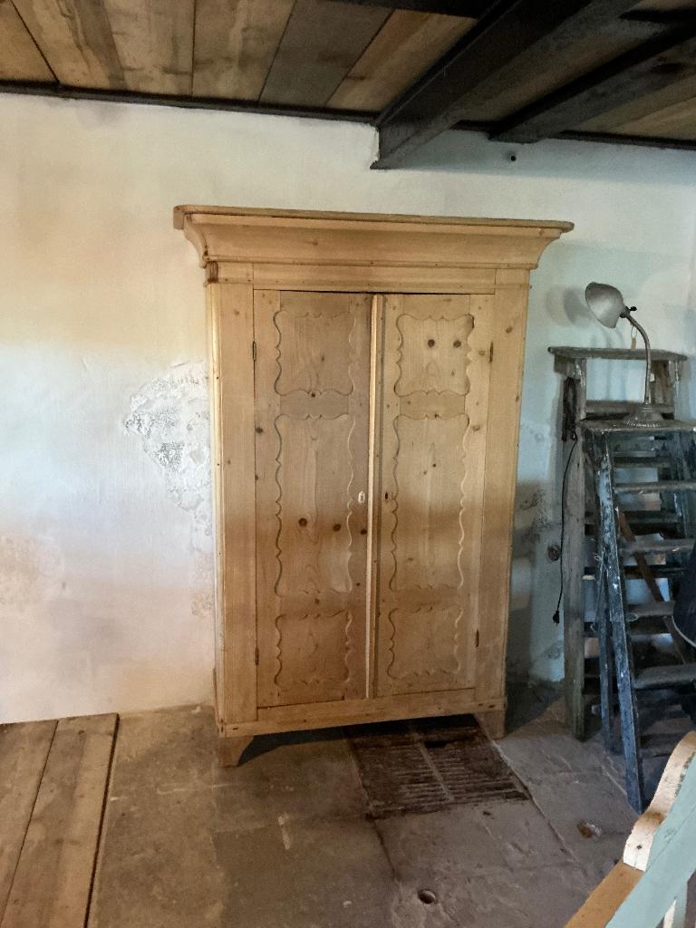 Rustieke, oude, grenen kast, Antiek en Kunst, Ophalen