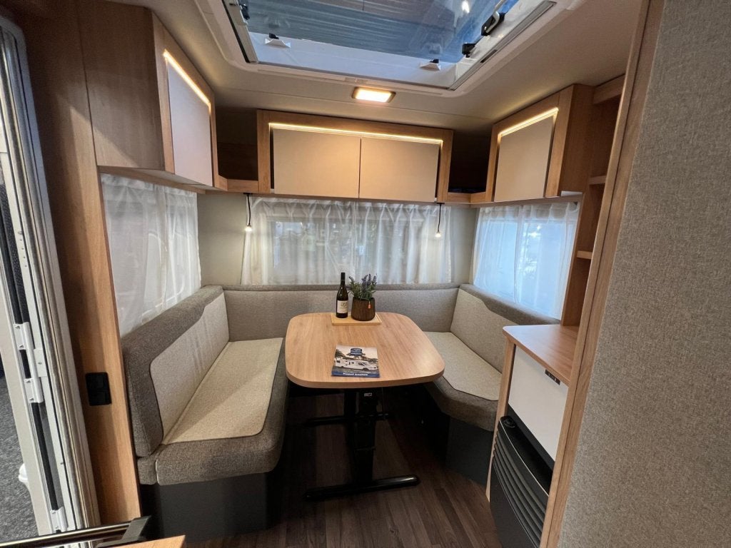 Knaus Sport 460 EU mover, luifel, fietsenrek, enkele bedden, Caravans en Kamperen, Rondzit, Schokbreker, Bedrijf, 4 tot 5 meter