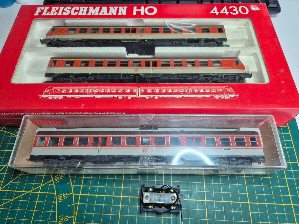 Br614 Fleischmann 3 delig (lenz) oranje, Ophalen of Verzenden, Gebruikt, Gelijkstroom, Fleischmann