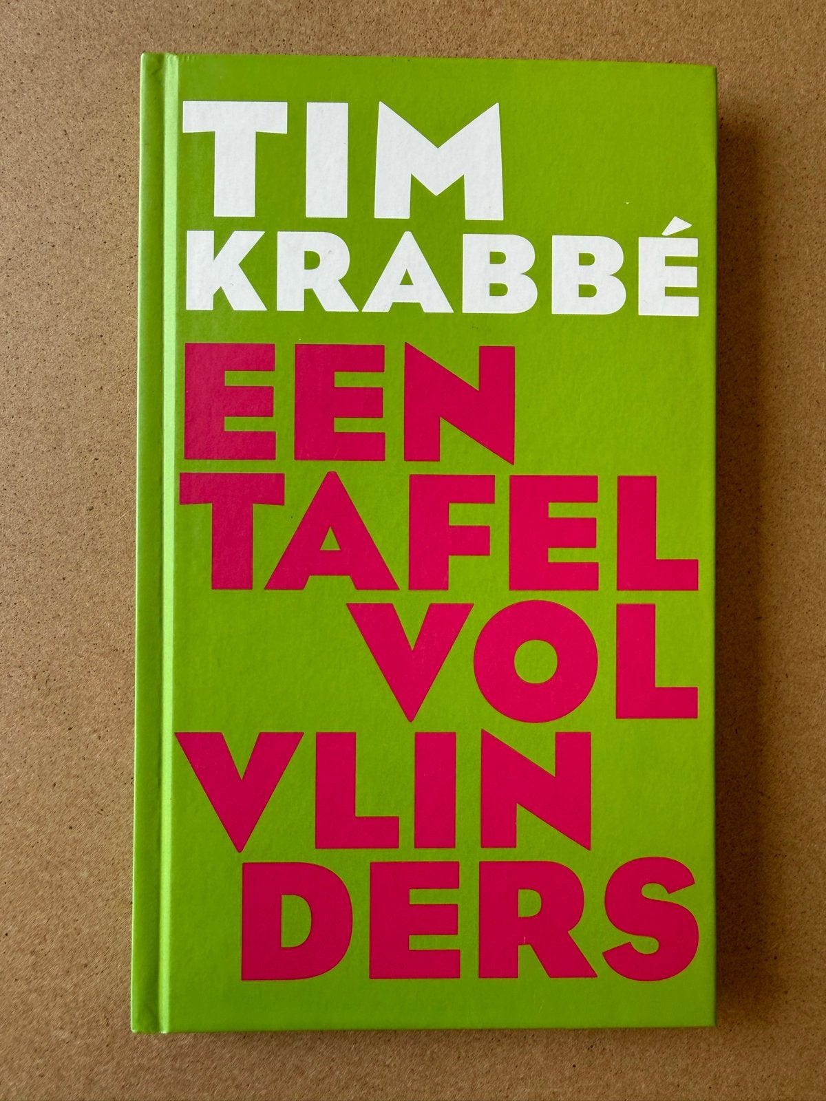Tim Krabbé - Een tafel vol vlinders (hardcover), Ophalen of Verzenden, Zo goed als nieuw, Nederland