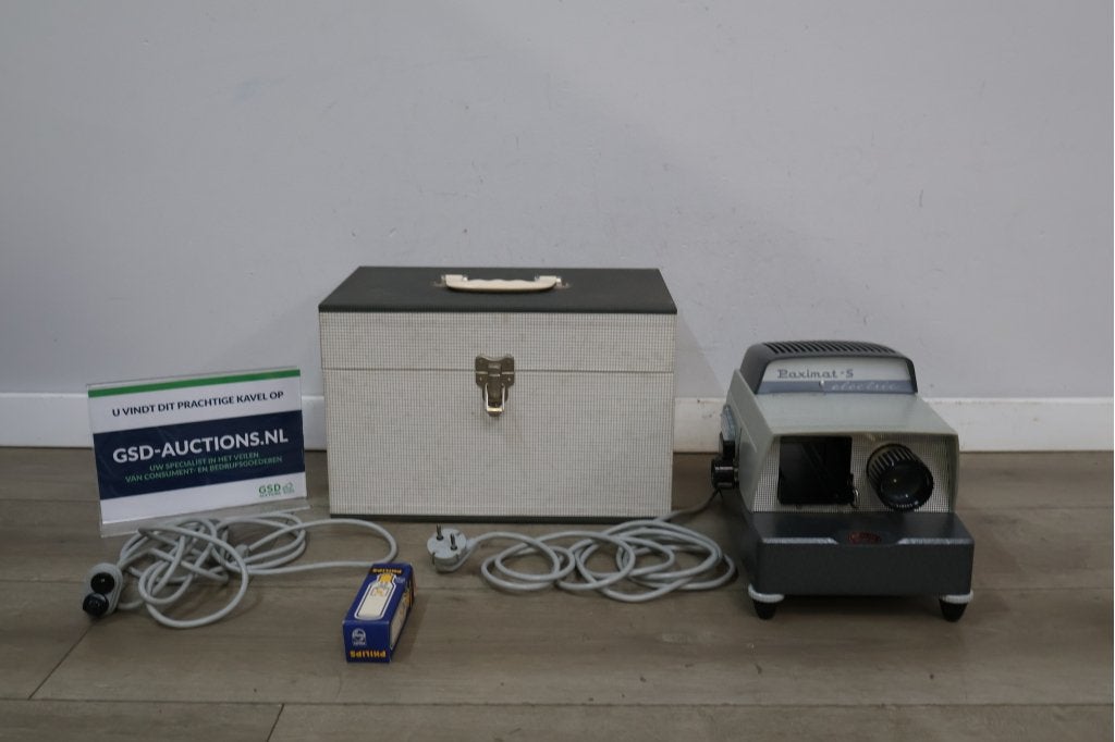 Vintage Braun diaprojector met draagkoffer, Ophalen of Verzenden, Niet ingevuld, Niet ingevuld, Niet ingevuld