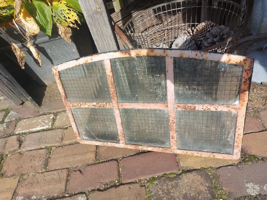 Oud stalraam., Ophalen