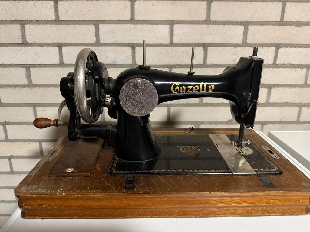 Oude Gazelle handnaaimachine, Antiek en Kunst, Ophalen of Verzenden