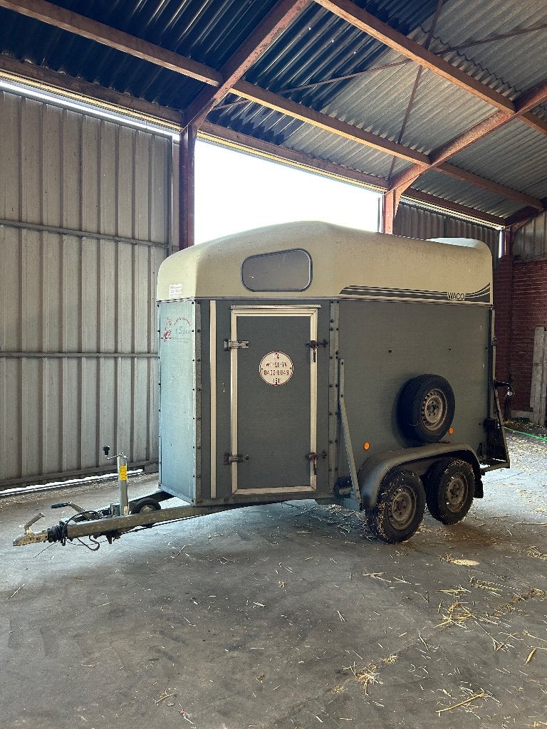 Te koop degelijke waco 2 paardstrailer, Ophalen, Gebruikt, Hout, 2-paards trailer