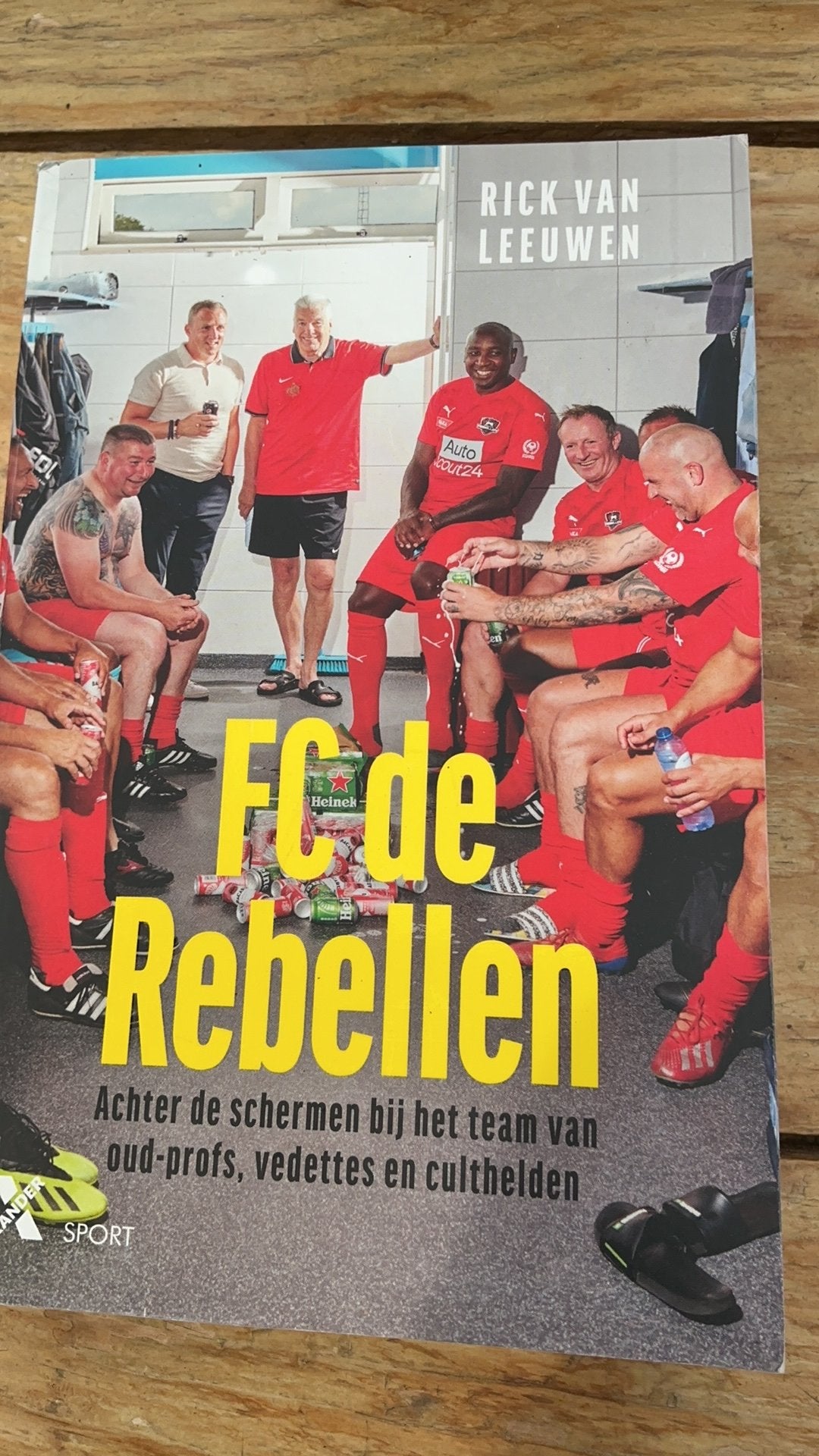 Rick van Leeuwen - FC de Rebellen, Ophalen of Verzenden, Gelezen, Rick van Leeuwen
