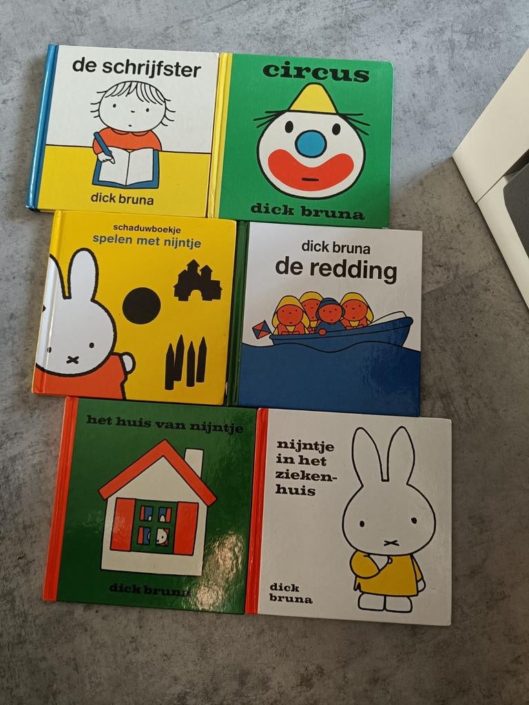 6 nijntje boekjes, Dick Bruna, Ophalen of Verzenden, Gelezen, 1 tot 2 jaar