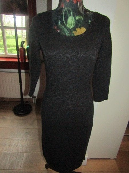 F125 DEPT mt XS-S jurk zwart gobelin, Kleding | Dames, Verzenden, Zwart, Zo goed als nieuw, Knielengte