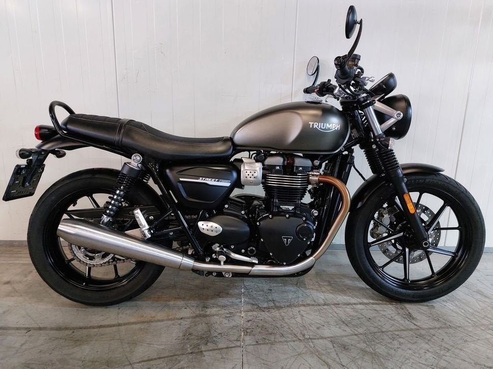 TRIUMPH STREET TWIN (bj 2020), Motoren, 2 cilinders, Motorrijbewijs A, Bedrijf, Onbekend