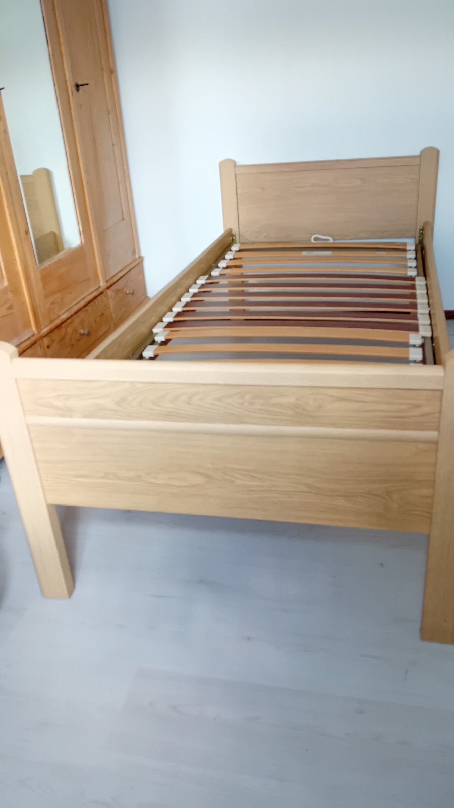 MDF Bed 90x200., Huis en Inrichting, Ophalen, Verstelbaar, 90 cm, Eenpersoons