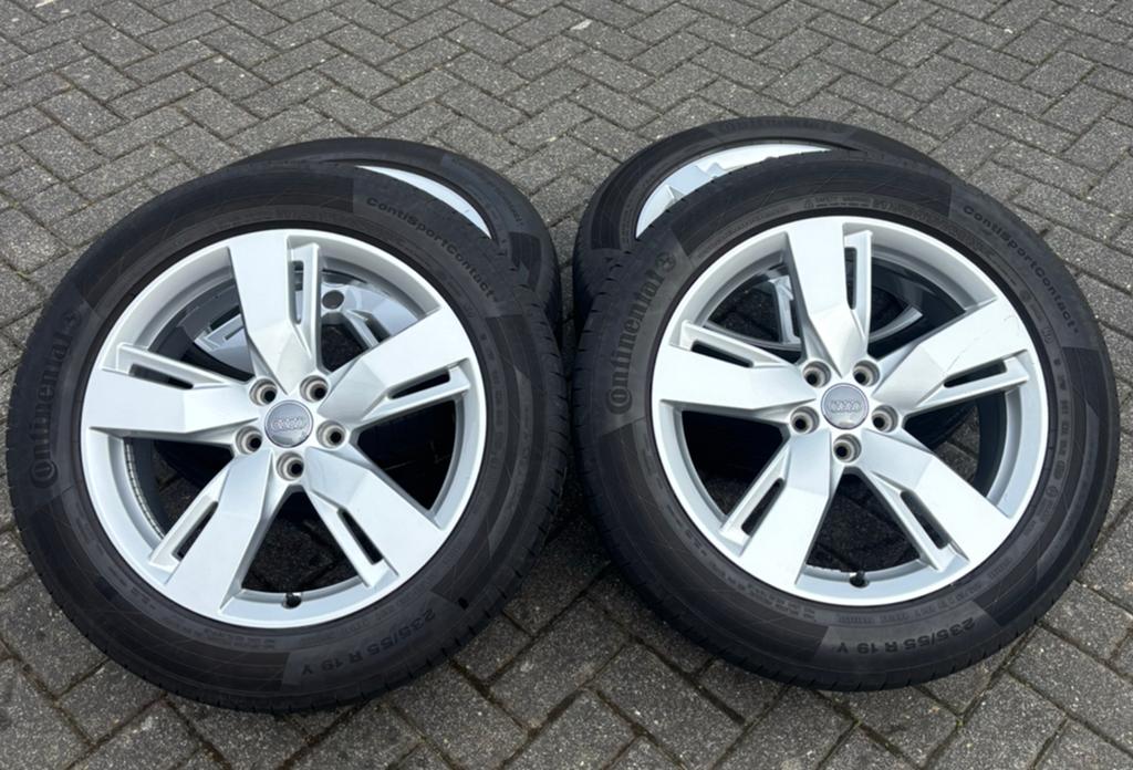 Audi Q5 19 inch velgen -  Zomerbanden Continental Origineel, Auto-onderdelen, Banden en Velgen, Gebruikt, Banden en Velgen, 235 mm