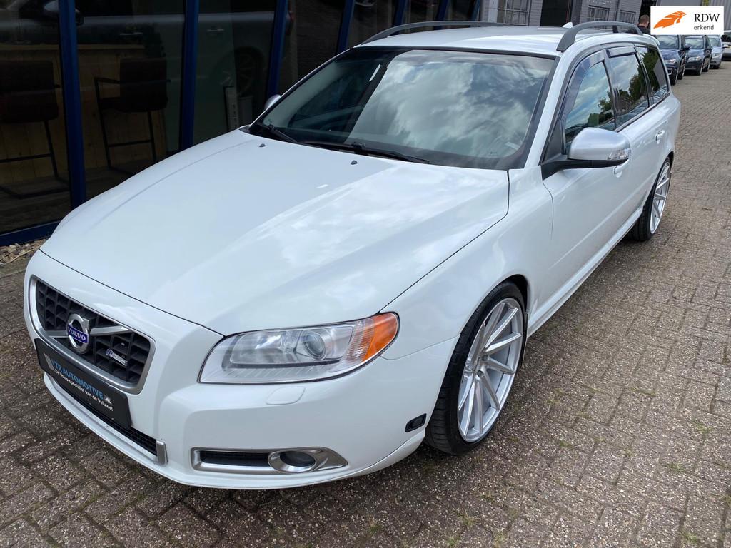 Volvo V70 2.5FT R-Design Automaat 230PK LEER / XENON / 19" V, Zwart, Onderhoudsboekje, 1568 kg, 750 kg