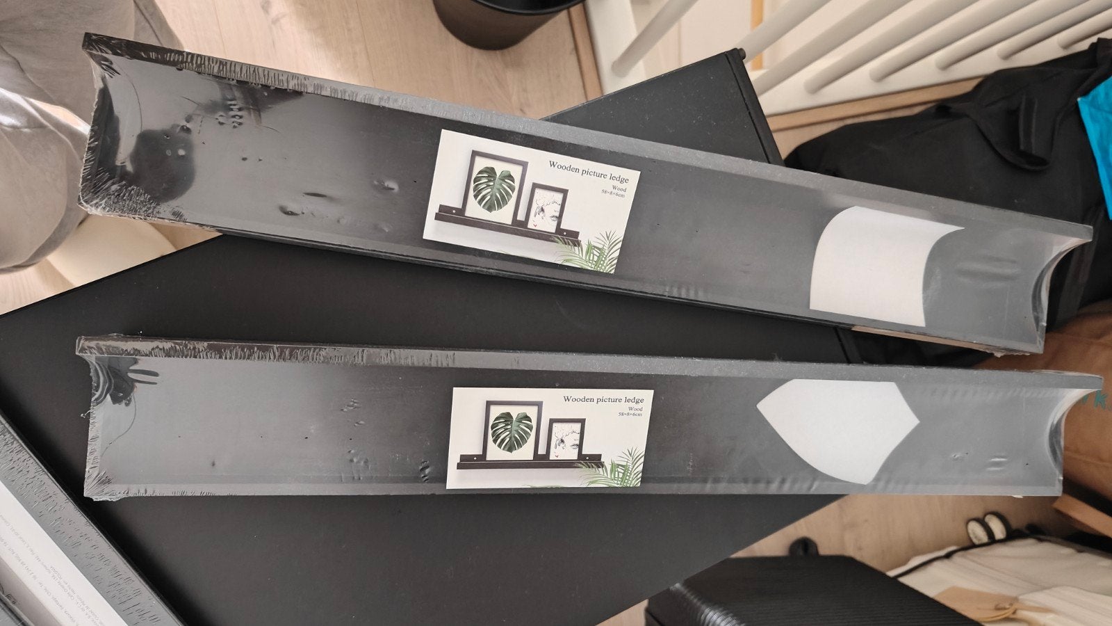 2 zwarte plankjes voor aan de muur, Ophalen of Verzenden