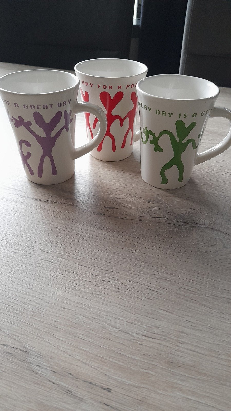 3 Nieuwe Mokken met tekst!, Nieuw, Ophalen of Verzenden, Overige stijlen, Kop(pen) en/of Schotel(s)