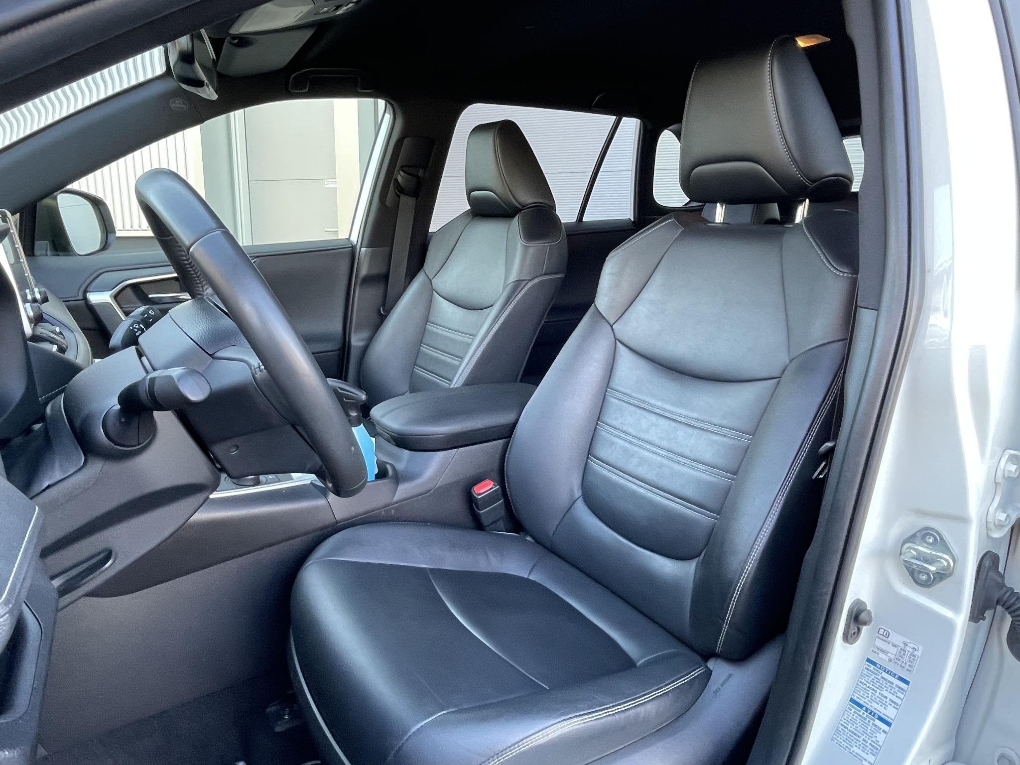 Toyota RAV4 2.5 Hybrid AWD Bi-Tone , 47.000 KM, 1650 KG Trek, Auto's, Automaat, Dealer onderhouden, Gebruikt, Euro 6