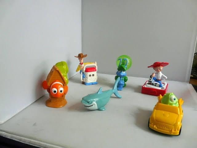 McDonalds 2004 # Disney Pixar (7 stuks) 2 foto's omschr., Verzamelen, Ophalen of Verzenden, Overige figuren, Zo goed als nieuw