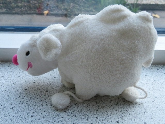 Schaap schaapje van Hema zacht velours meet ca 22 cm breed, Hema, Overige typen, Ophalen of Verzenden, Zo goed als nieuw