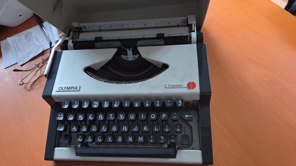 Typemachine - Olympia Traveller (de luxe), Diversen, Typemachines, Ophalen, Gebruikt
